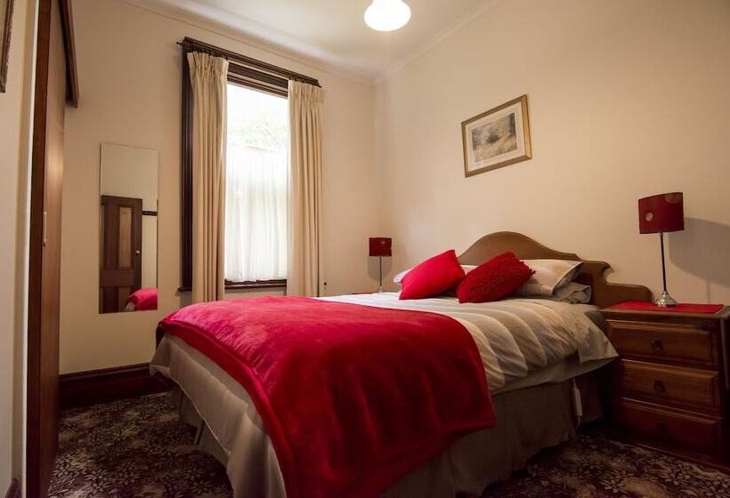 فندق فئة نجمة واحدة Creek Cottage