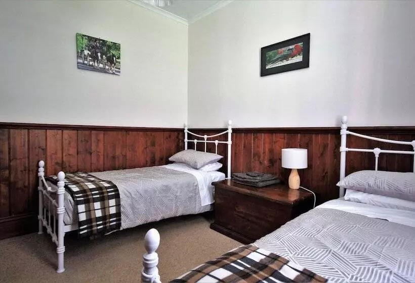 Hostelli Creek Cottage