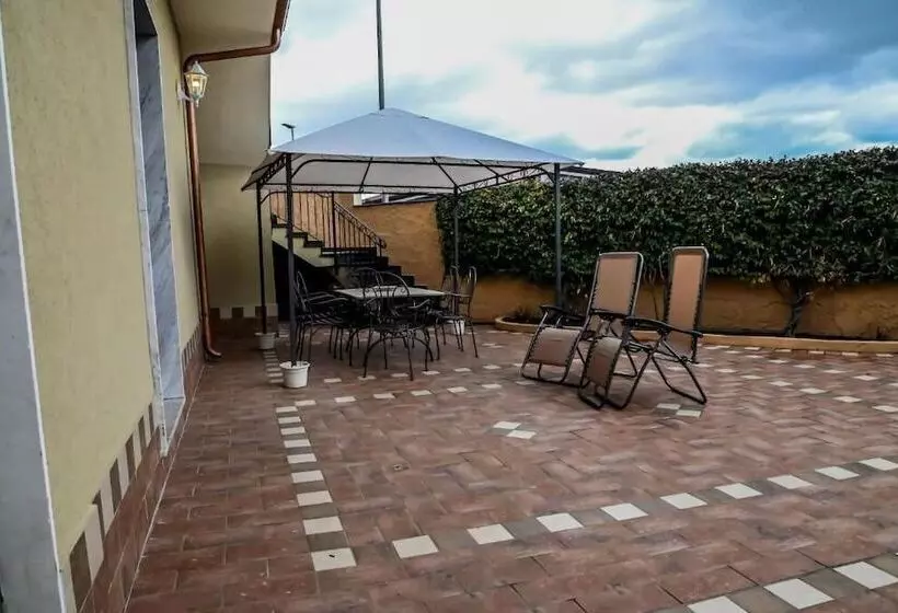 簡易ホテル Etna Dimora Dei Saponari