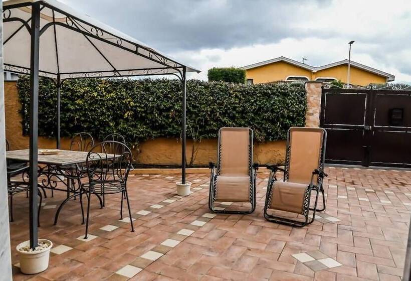 مسافرخانه Etna Dimora Dei Saponari