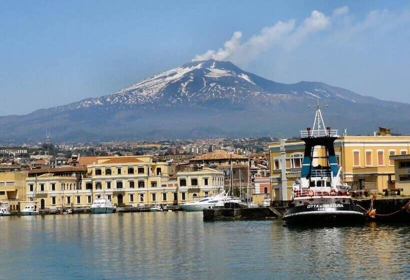 مسافرخانه Etna Dimora Dei Saponari
