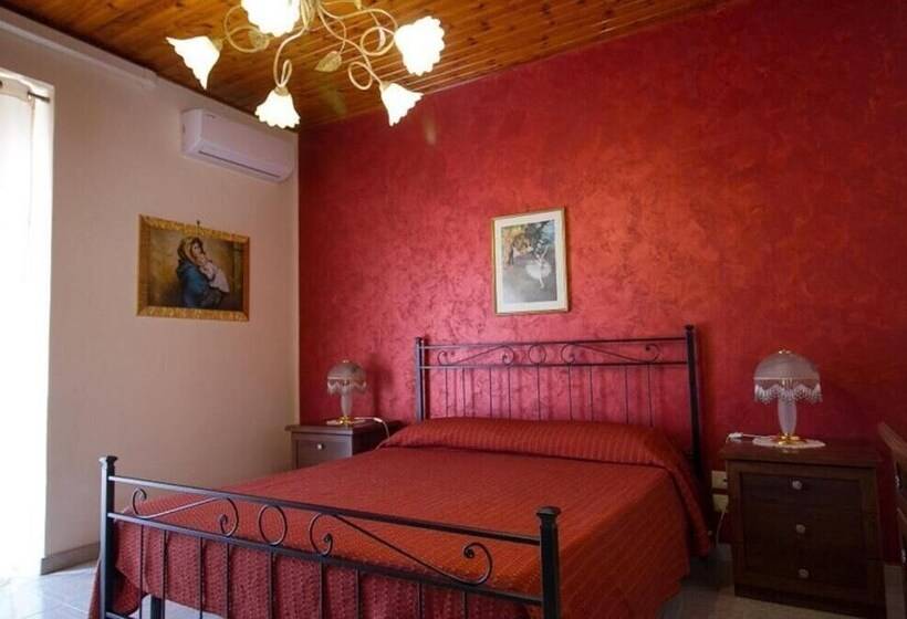 مسافرخانه Etna Dimora Dei Saponari