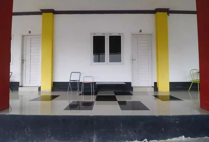 簡易ホテル Reddoorz Syariah Near Bscc Dome