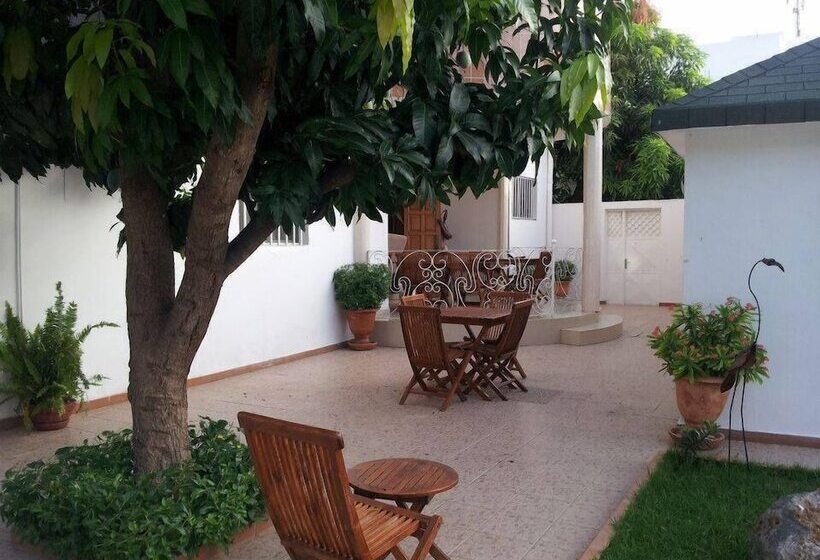 مسافرخانه Villa Mermoz