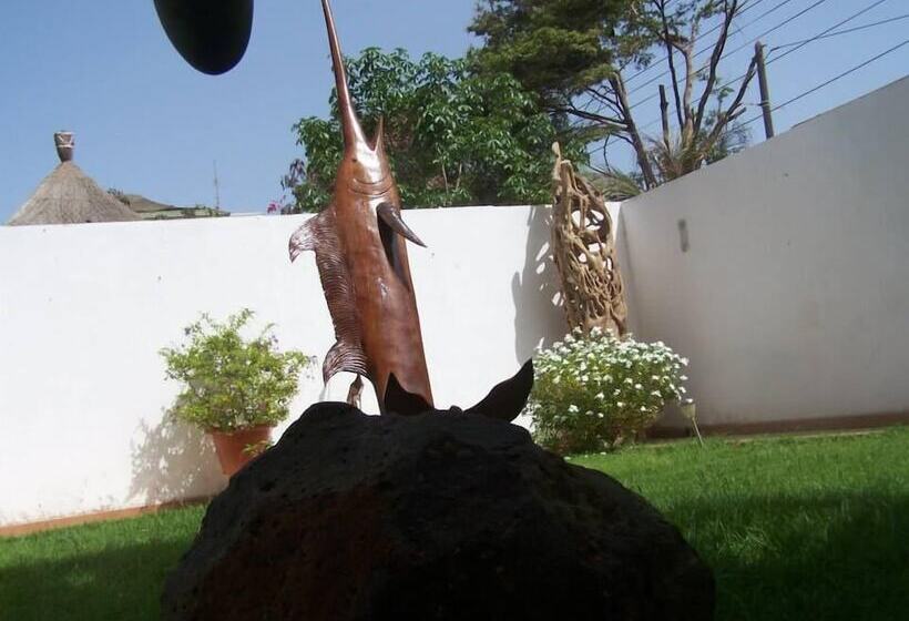 مسافرخانه Villa Mermoz