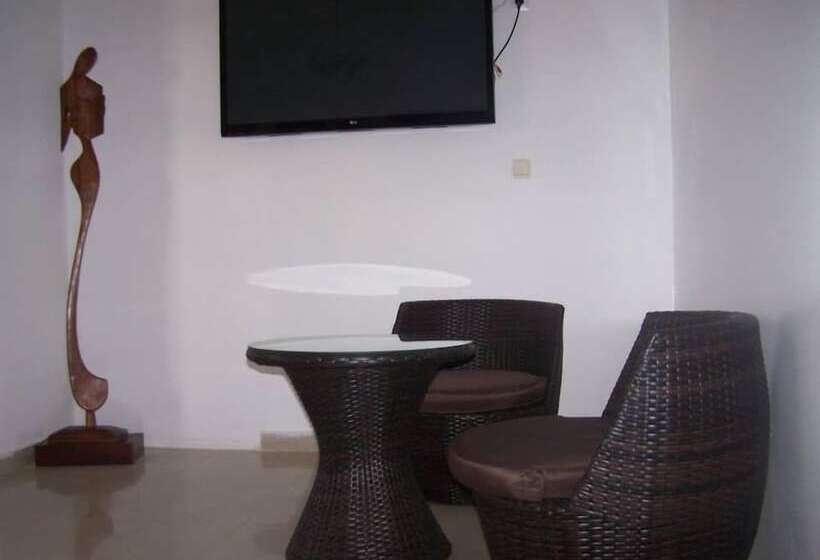 مسافرخانه Villa Mermoz