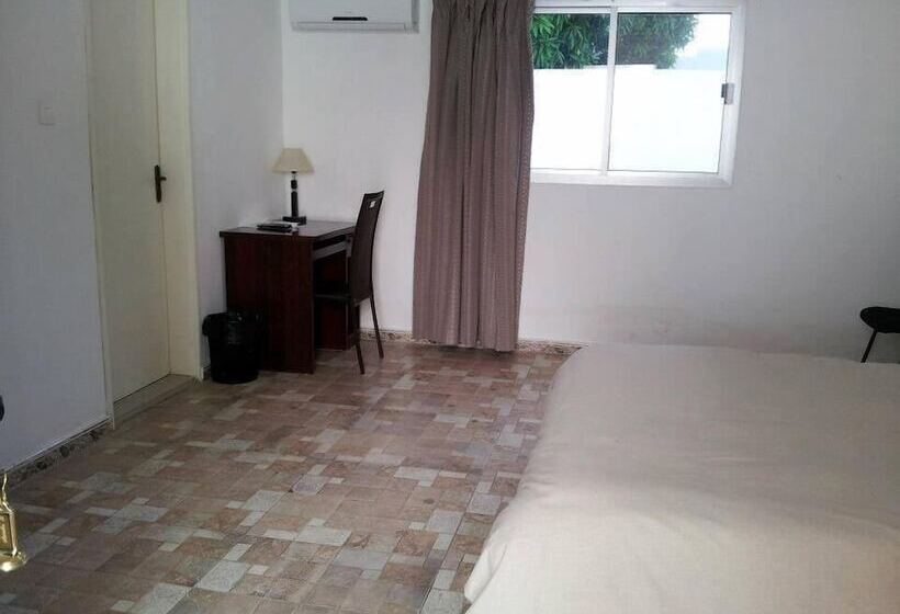 مسافرخانه Villa Mermoz