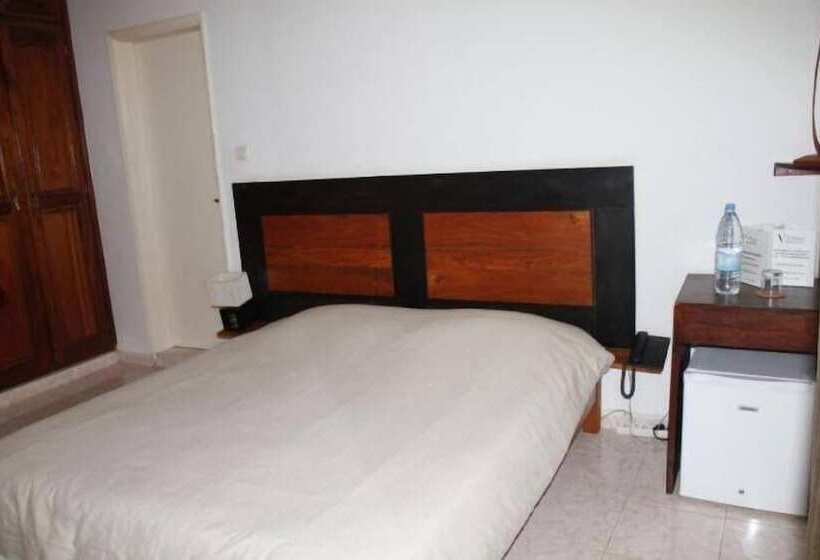 مسافرخانه Villa Mermoz