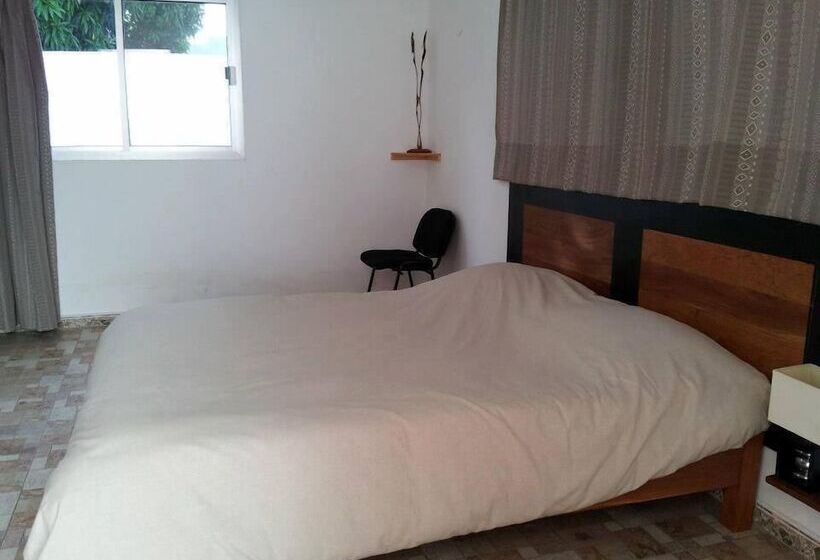 مسافرخانه Villa Mermoz