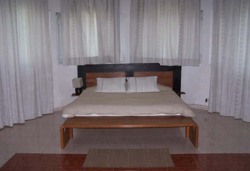 مسافرخانه Villa Mermoz