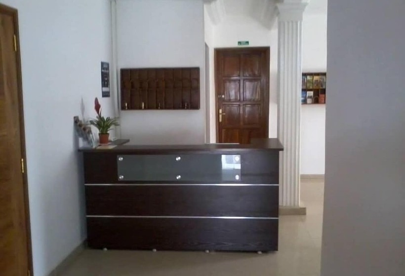 مسافرخانه Villa Mermoz