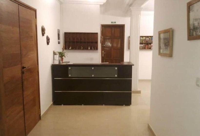 مسافرخانه Villa Mermoz