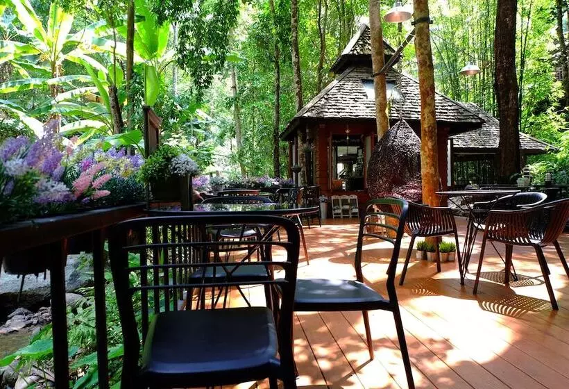 ホテル Baan Suphanbhum   Teddu Inn Maekampong