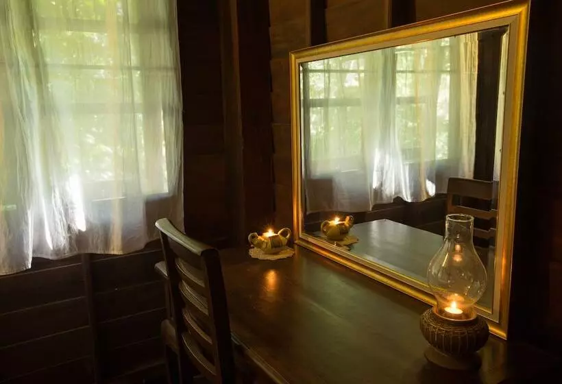 ホテル Baan Suphanbhum   Teddu Inn Maekampong