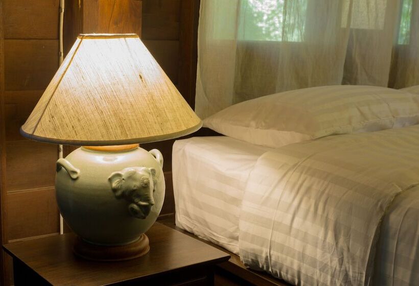 בית מלון כפרי Baan Suphanbhum   Teddu Inn Maekampong