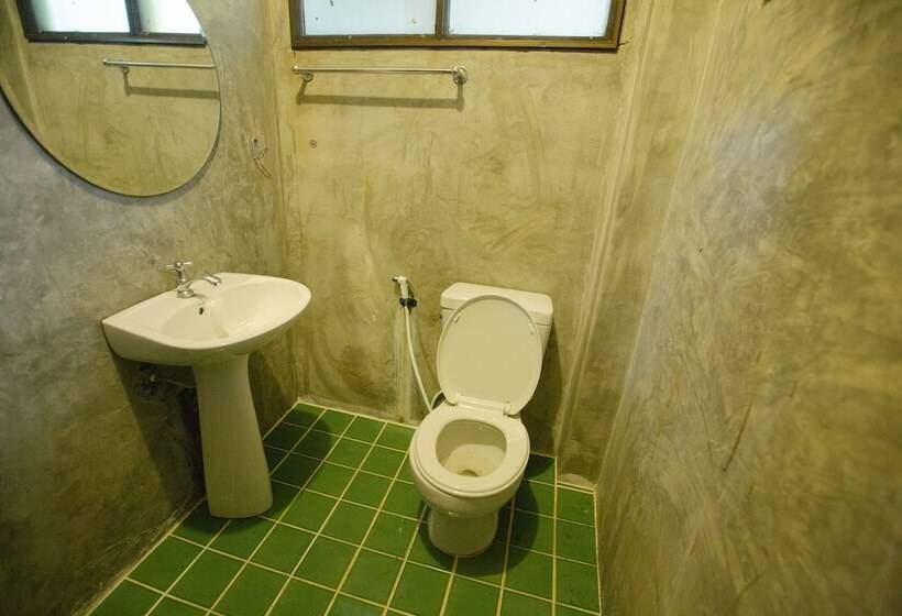 בית מלון כפרי Baan Suphanbhum   Teddu Inn Maekampong