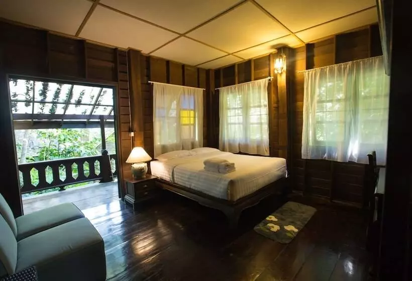 ホテル Baan Suphanbhum   Teddu Inn Maekampong