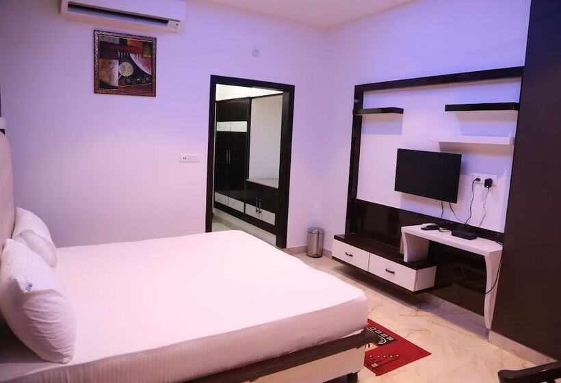 호텔 Dhanraj Palace