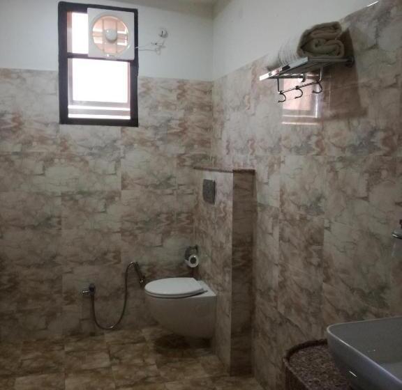 호텔 Dhanraj Palace