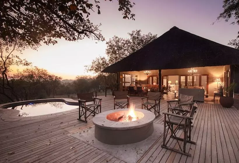 Hotelli Little Garonga