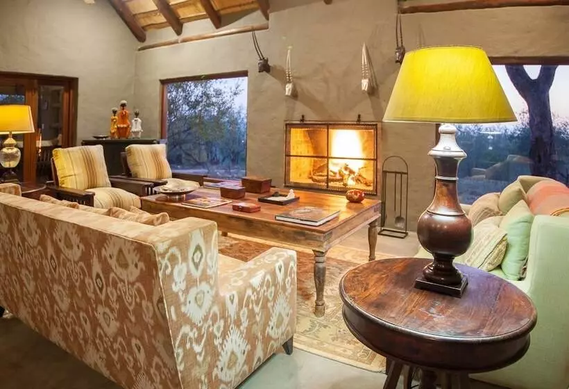 Hotelli Little Garonga