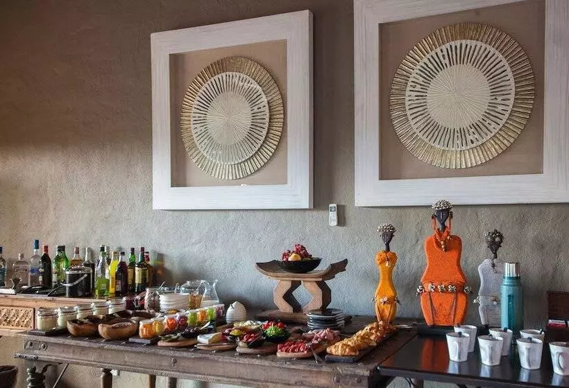 Hotelli Little Garonga