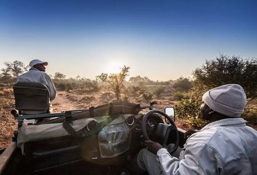 Hotelli Little Garonga