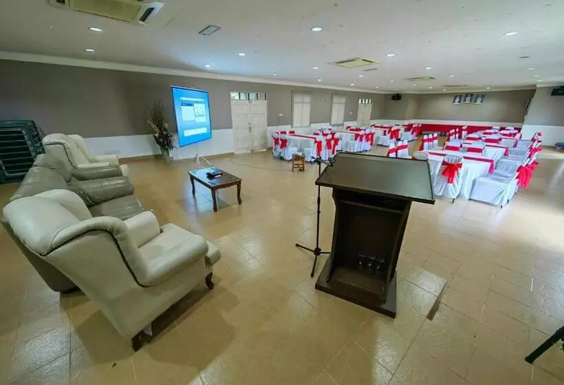 Hotelli Marang Village Resort & Spa