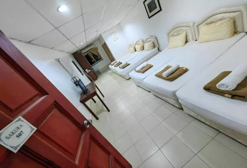 Hotelli Marang Village Resort & Spa