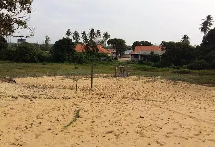 Hotelli Marang Village Resort & Spa