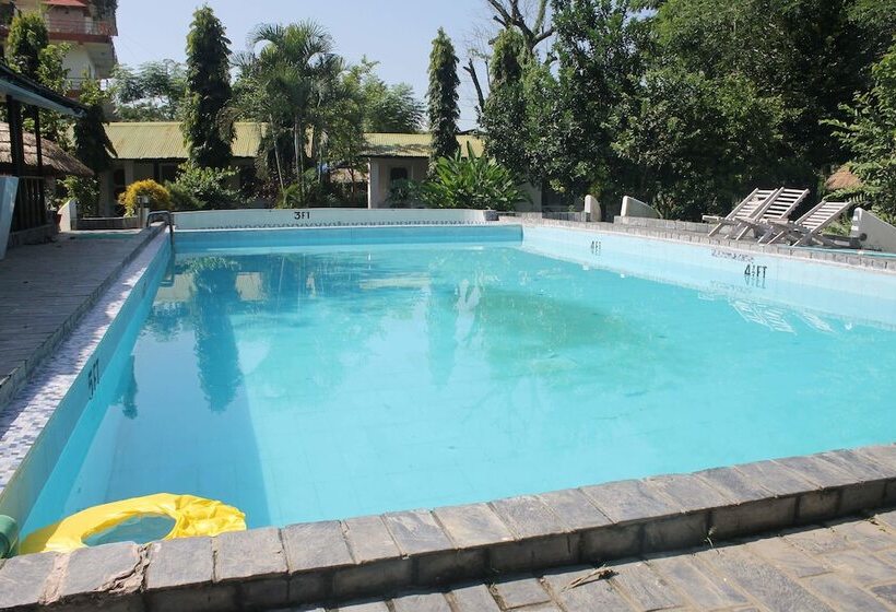 هتل Nature Safari Camp