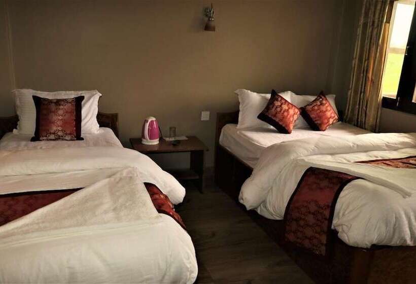 هتل Sauraha Boutique Resort