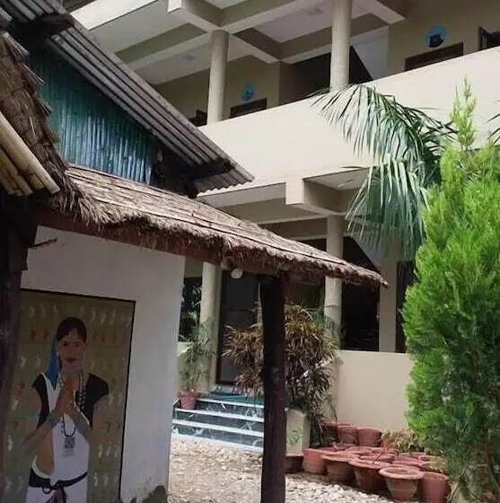 هتل Sauraha Boutique Resort