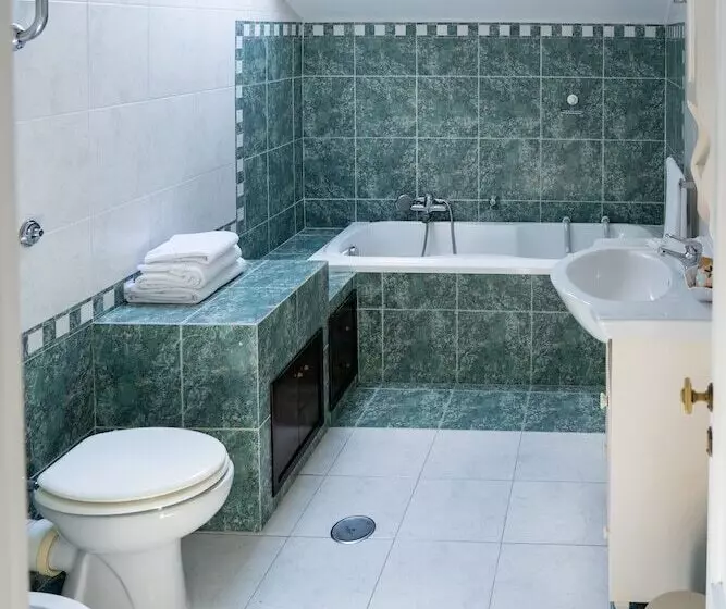 تختخواب و صبحانه Real Borbone