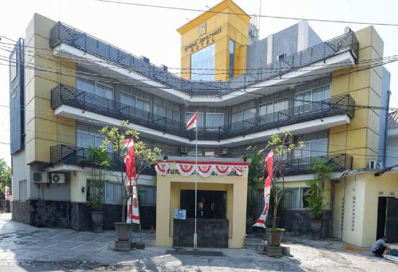 פונדק Reddoorz Plus @ Singosari Raya