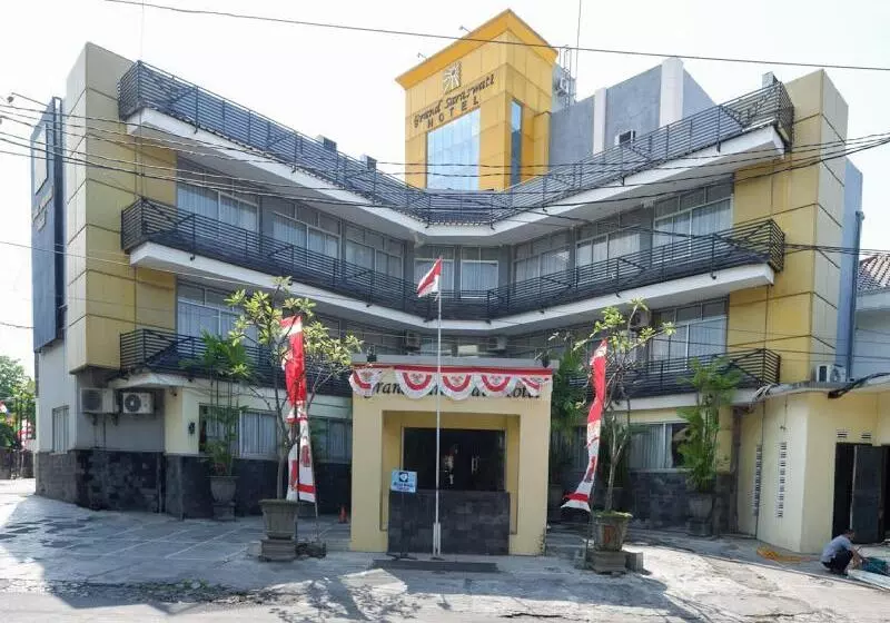 Hôtel (catégorie 1/2 *) Reddoorz Plus @ Singosari Raya