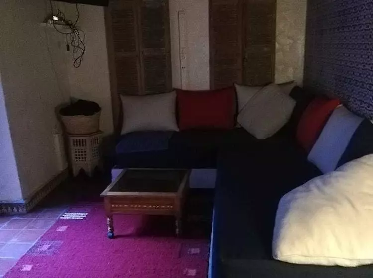 مسافرخانه Riad Aïcha