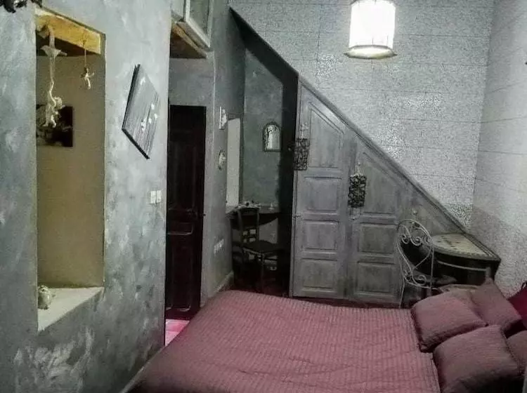 مسافرخانه Riad Aïcha