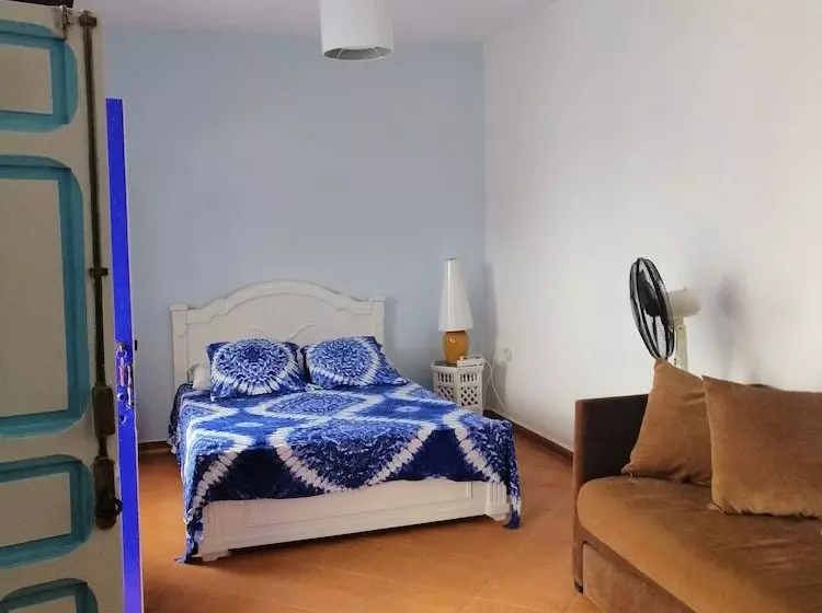 مسافرخانه Riad Aïcha