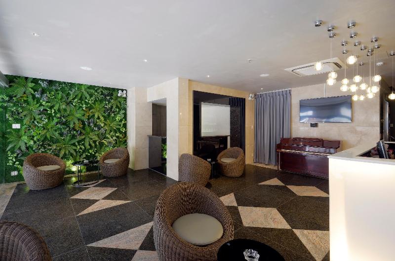 هتل Bonita Signature