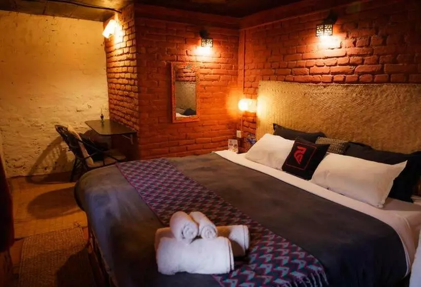 پانسیون Hira Guest House