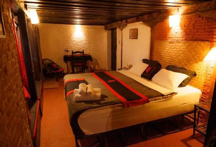 پانسیون Hira Guest House