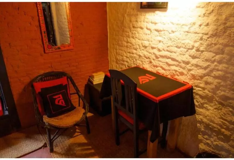 پانسیون Hira Guest House