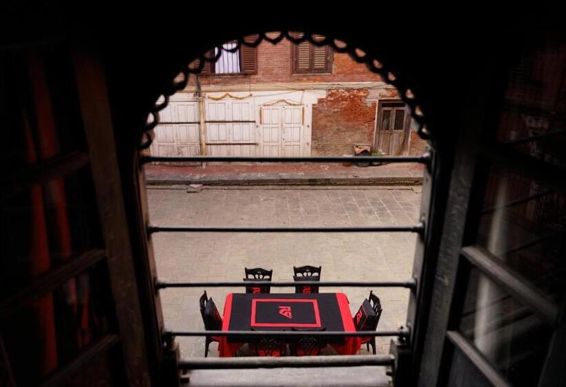 پانسیون Hira Guest House