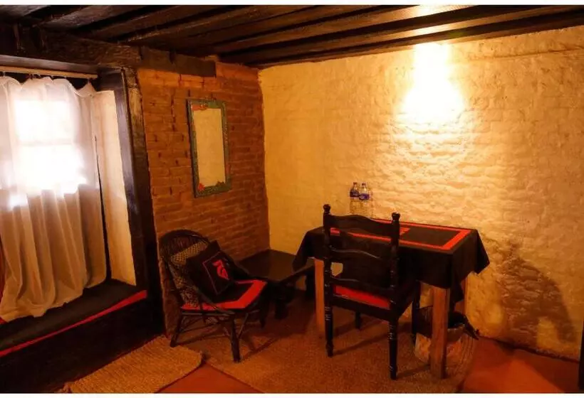 پانسیون Hira Guest House