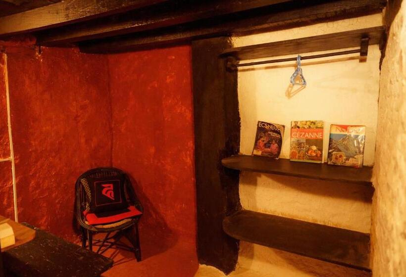 پانسیون Hira Guest House