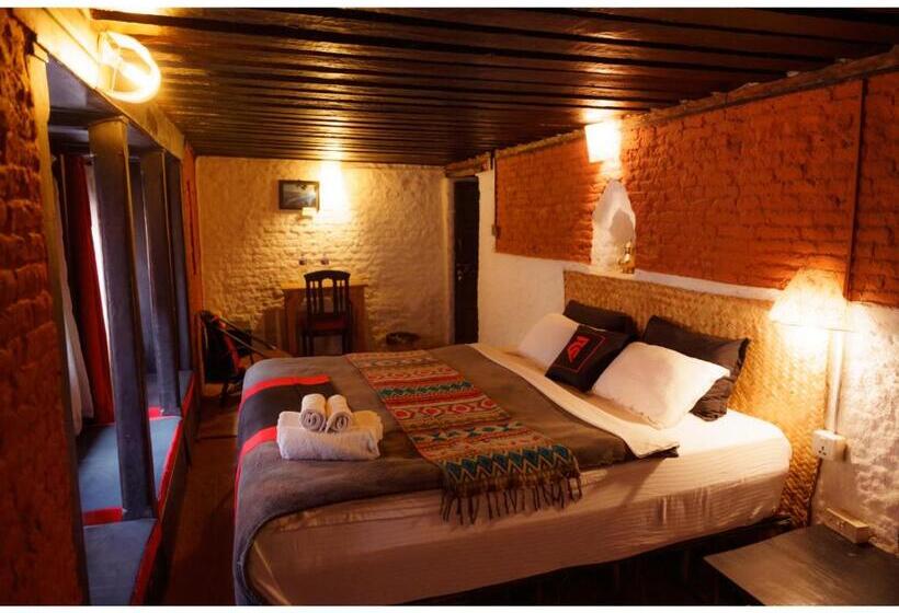 پانسیون Hira Guest House