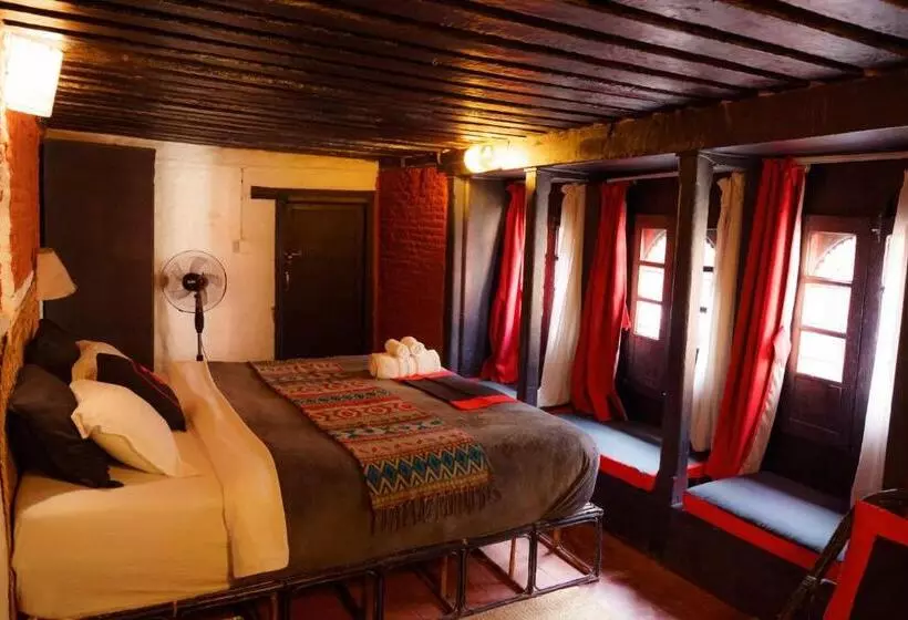 پانسیون Hira Guest House