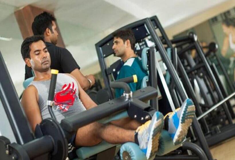 אתר נופש Dlf City Club 5