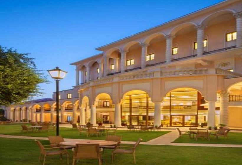 אתר נופש Dlf City Club 5